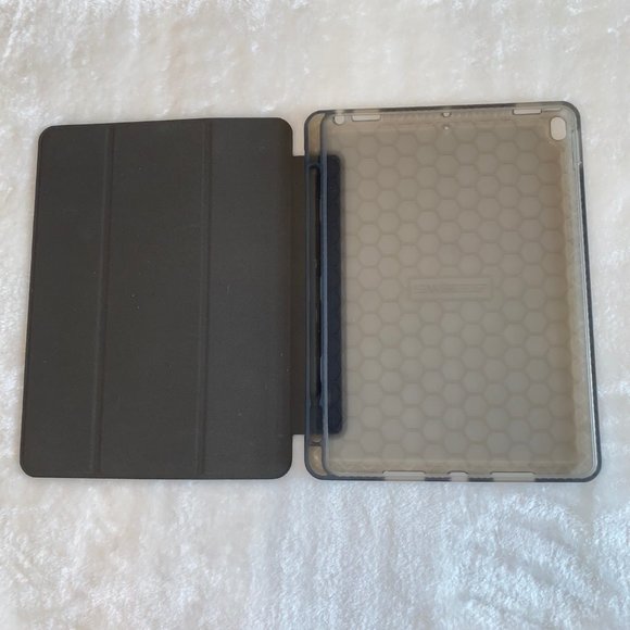 iPad Pro 10.5" case NWOT smart cover - Picture 2 of 3